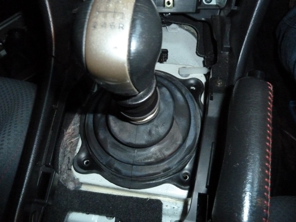 Gearbox oil leak part 1 Wardiz