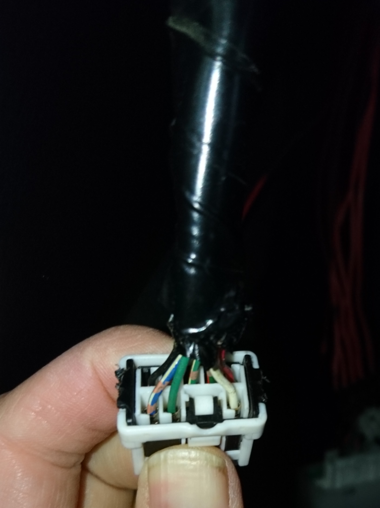 R34_hazard_switch_connector